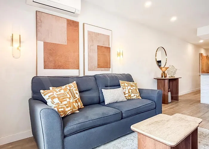 Modern And Bright 3 Bedroom With Balcony Rems * מאלגה