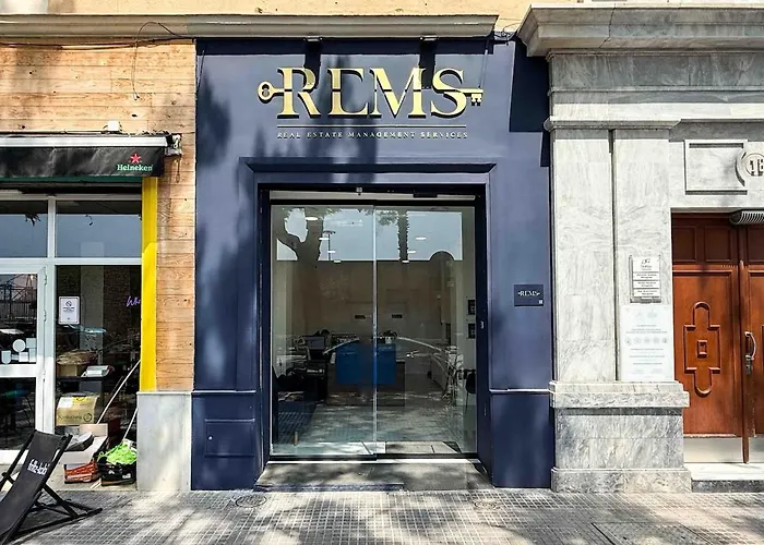 Modern And Bright 3 Bedroom With Balcony Rems דירה מאלגה